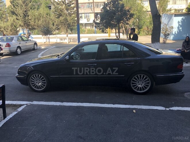 Mercedes E 240 2000, 265,700 km - 2.4 l - Sumqayıt