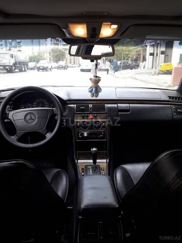 Mercedes E 230 1996, 256,000 km - 2.3 l - Bakı