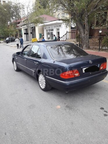 Mercedes E 230 1996, 256,000 km - 2.3 l - Bakı