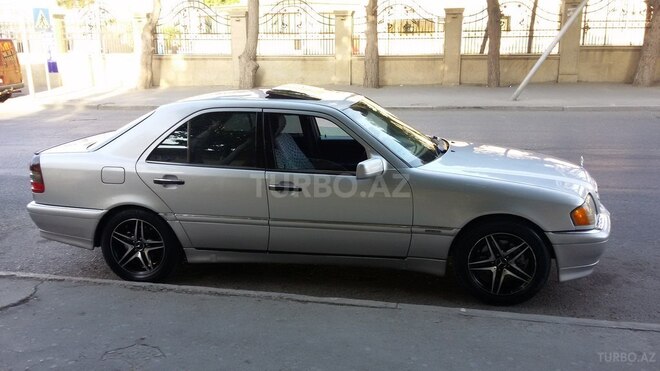 Mercedes C 230 1999, 290,000 km - 2.3 l - Bakı