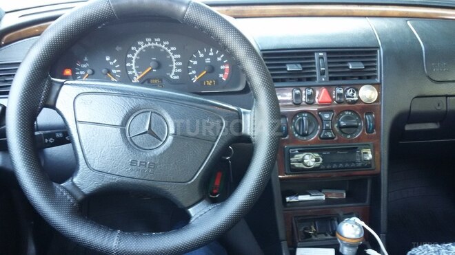 Mercedes C 230 1999, 290,000 km - 2.3 l - Bakı