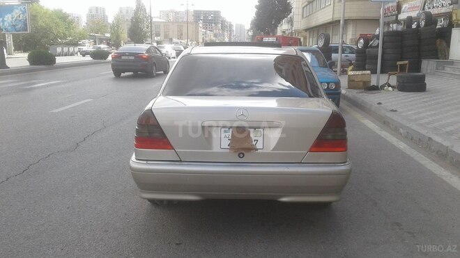Mercedes C 230 1998, 180,000 km - 2.3 l - Bakı