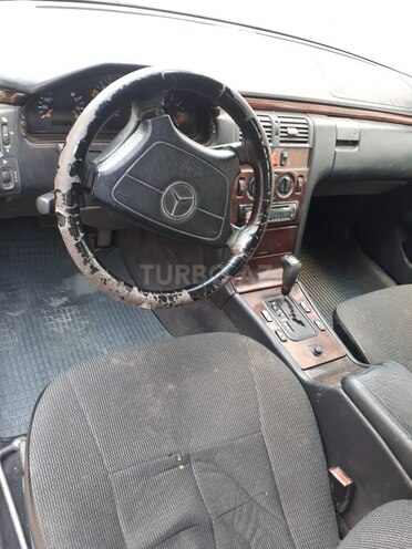 Mercedes E 200 1997, 442,000 km - 2.0 l - Gəncə
