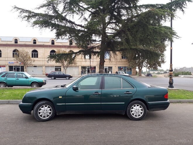 Mercedes E 200 1997, 442,000 km - 2.0 l - Gəncə