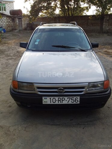 Opel Astra 1993, 313,000 km - 1.8 l - Qazax
