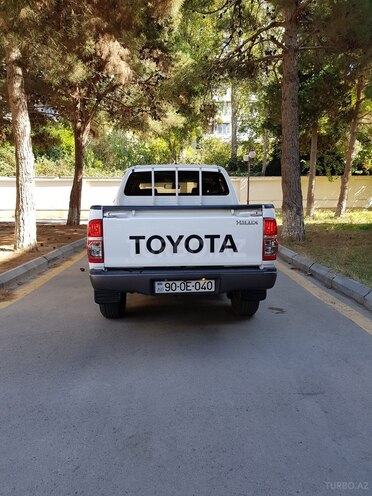 Toyota Hilux 2013, 130,000 km - 2.5 l - Bakı