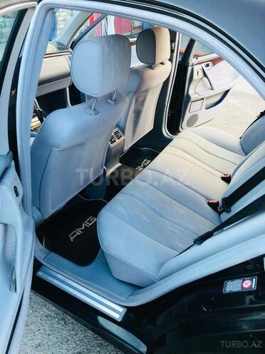 Mercedes E 200 2001, 197,000 km - 2.0 l - Gəncə