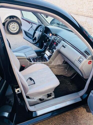 Mercedes E 200 2001, 197,000 km - 2.0 l - Gəncə