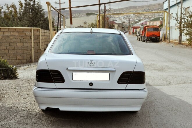 Mercedes E 230 1995, 240,000 km - 2.3 л - Bakı