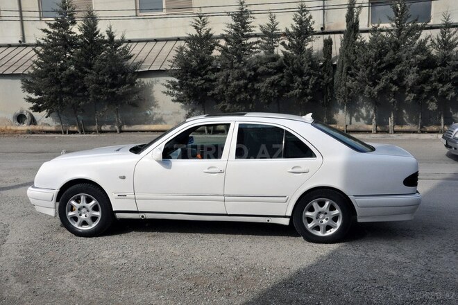 Mercedes E 230 1995, 240,000 km - 2.3 л - Bakı