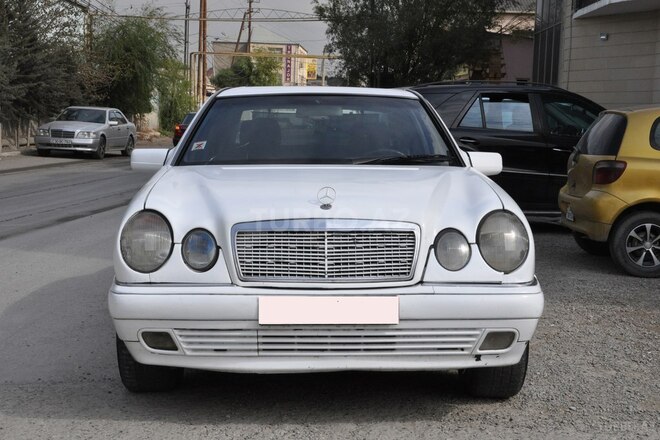 Mercedes E 230 1995, 240,000 km - 2.3 л - Bakı