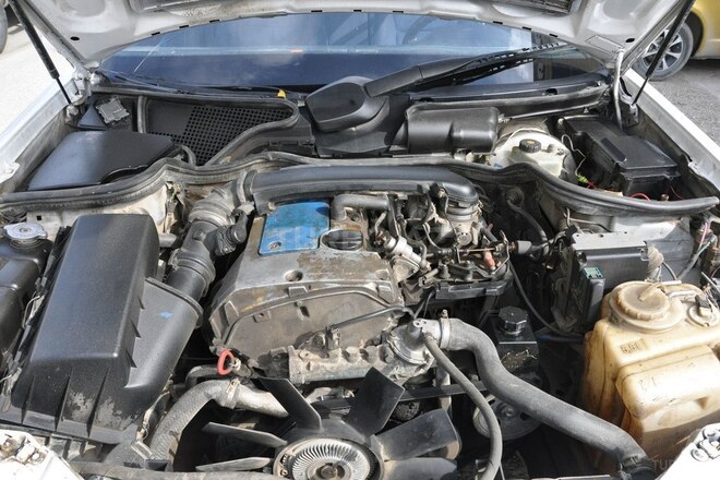 Mercedes E 230 1995, 240,000 km - 2.3 л - Bakı
