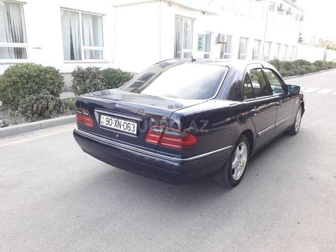 Mercedes E 240 1997, 121,340 km - 2.4 l - Sumqayıt