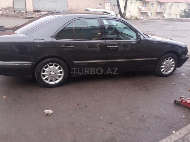 Mercedes E 270 2001, 316,000 km - 2.7 l - Gəncə