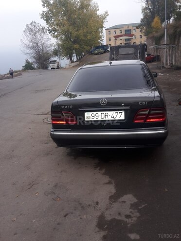 Mercedes E 270 2001, 316,000 km - 2.7 l - Gəncə