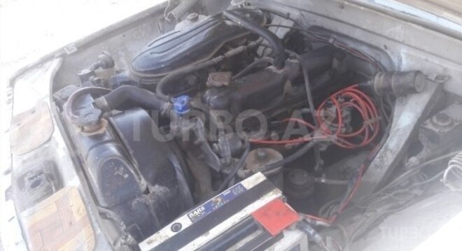 GAZ 24 1977, 2,500 km - 2.4 л - Bakı