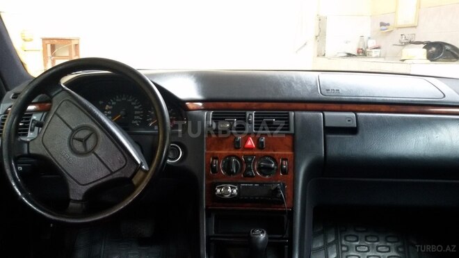 Mercedes E 200 1998, 336,000 km - 2.0 l - Ağstafa
