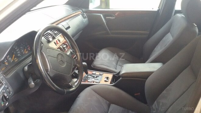 Mercedes E 200 1998, 336,000 km - 2.0 l - Ağstafa