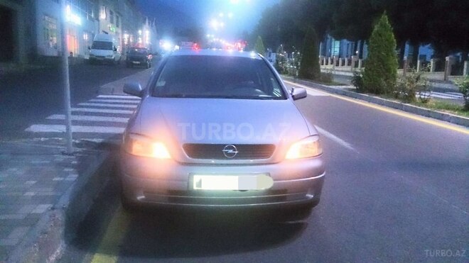 Opel Astra 2000, 225,000 km - 2.0 л - Oğuz