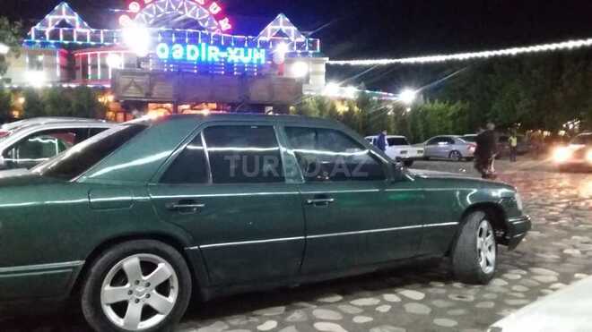 Mercedes E 300 1994, 230,655 km - 3.0 l - İmişli