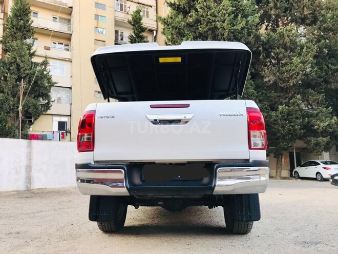 Toyota Hilux 2016, 65,000 km - 2.8 l - Bakı