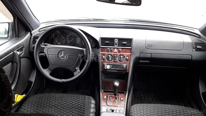 Mercedes C 220 2000, 321,200 km - 2.2 l - Bakı