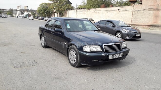 Mercedes C 220 2000, 321,200 km - 2.2 l - Bakı