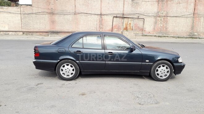 Mercedes C 220 2000, 321,200 km - 2.2 l - Bakı