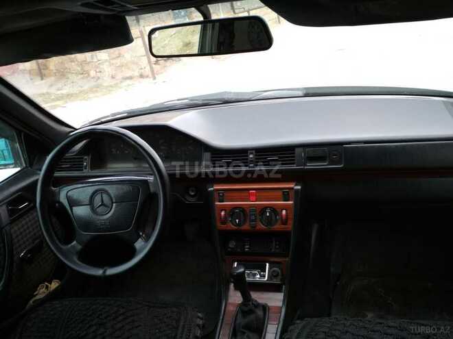 Mercedes E 200 1994, 156,000 km - 2.0 l - Bakı