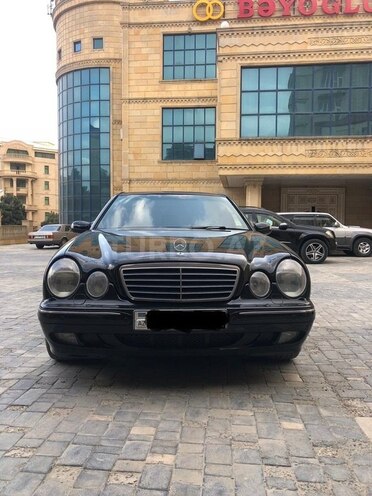 Mercedes E 220 2000, 325,000 km - 2.2 l - Bakı
