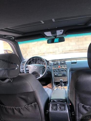 Mercedes E 220 2000, 325,000 km - 2.2 l - Bakı