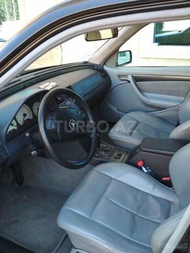 Mercedes C 230 1998, 331,000 km - 2.3 l - Bakı