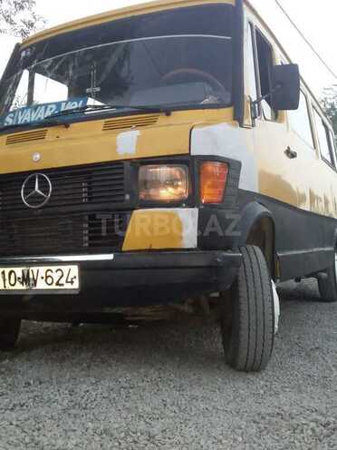 Mercedes 208 D 2002, 3,345,896 km - 1.9 l - Tovuz