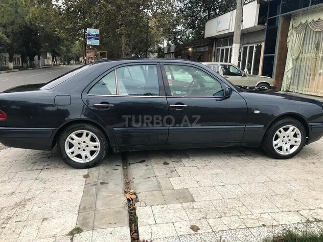 Mercedes E 220 1999, 312,000 km - 2.2 л - Lənkəran