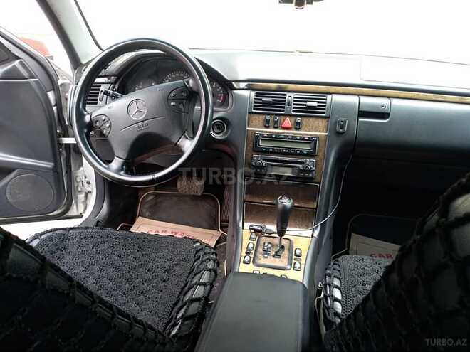 Mercedes E 200 1999, 215,000 km - 2.0 l - Bakı