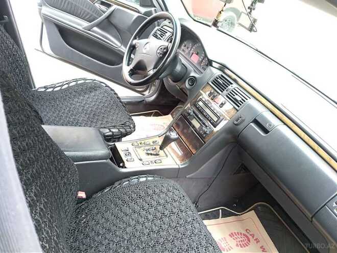 Mercedes E 200 1999, 215,000 km - 2.0 l - Bakı