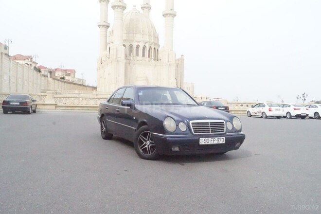 Mercedes E 220 1996, 370,000 km - 2.2 л - Bakı