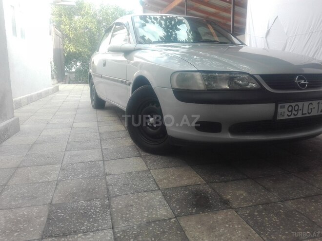 Opel Vectra 1999, 310,000 km - 1.8 л - Quba