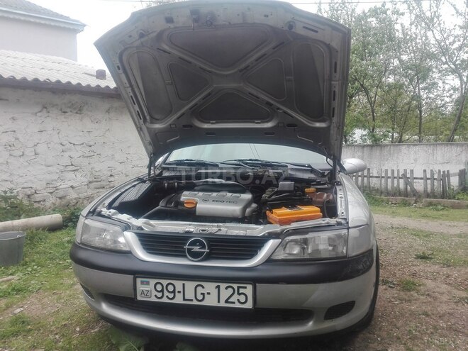 Opel Vectra 1999, 310,000 km - 1.8 л - Quba
