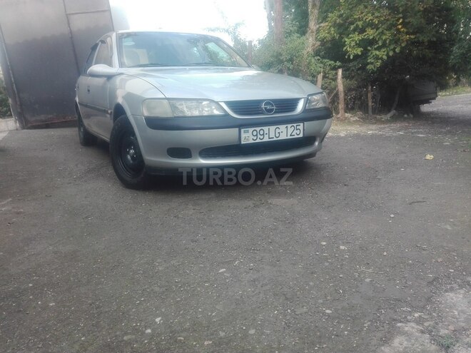 Opel Vectra 1999, 310,000 km - 1.8 л - Quba