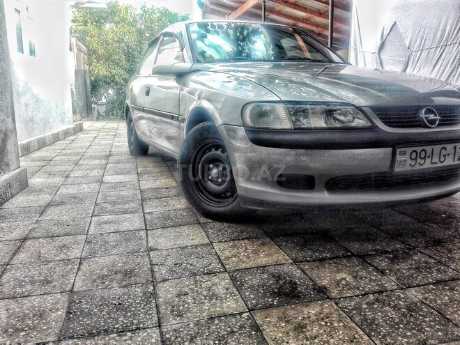 Opel Vectra 1999, 310,000 km - 1.8 л - Quba
