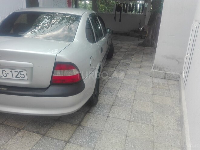 Opel Vectra 1999, 310,000 km - 1.8 л - Quba