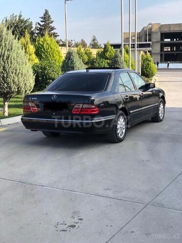 Mercedes E 320 2001, 290,000 km - 3.2 l - Bakı