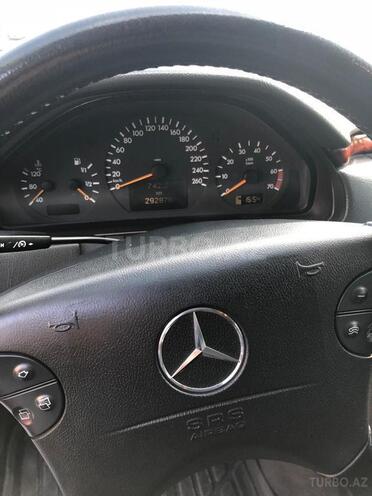 Mercedes E 320 2001, 290,000 km - 3.2 l - Bakı
