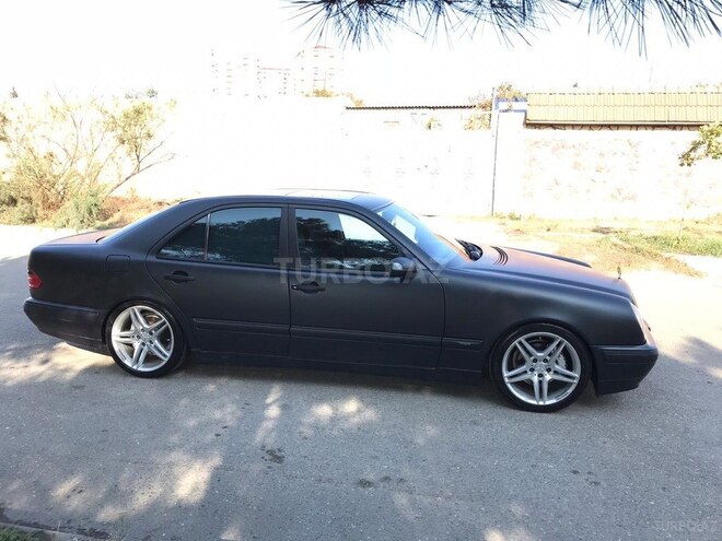 Mercedes E 230 1995, 345,678 km - 2.3 l - Sumqayıt