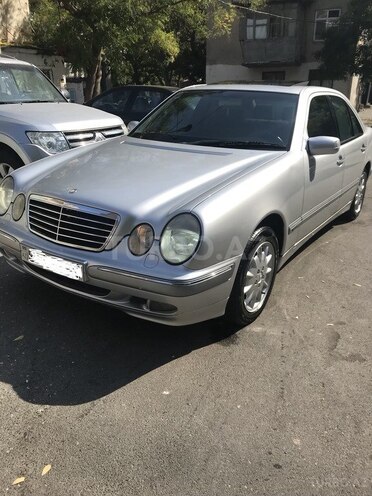 Mercedes E 280 2000, 199,000 km - 2.8 л - Bakı