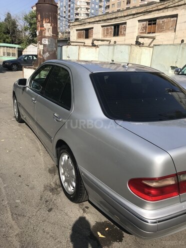 Mercedes E 280 2000, 199,000 km - 2.8 л - Bakı