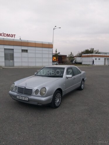 Mercedes E 200 1996, 308,888 km - 2.0 l - Yevlax