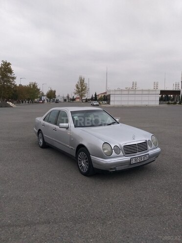 Mercedes E 200 1996, 308,888 km - 2.0 l - Yevlax