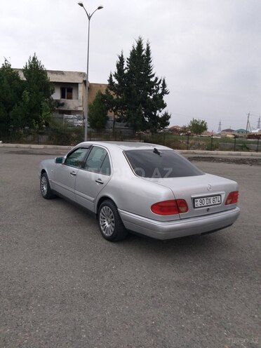 Mercedes E 200 1996, 308,888 km - 2.0 l - Yevlax